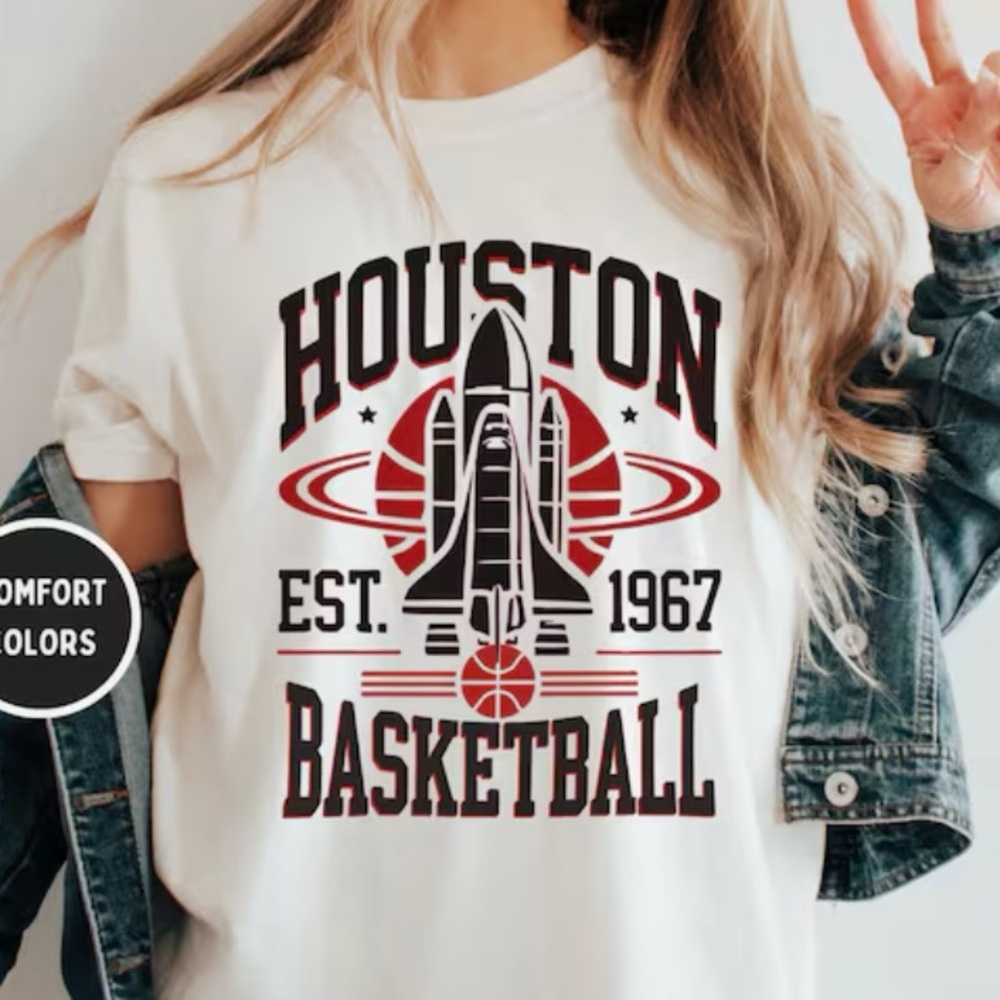 New w/o tags Houston Basketball Graphic Tee unisex size XL. Size chart in photos